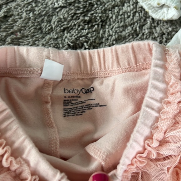 Baby girl GAP outfit bundle - Picture 5 of 11